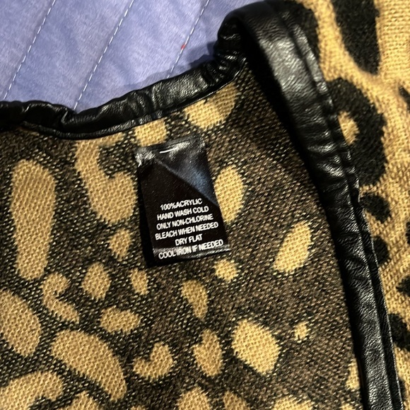 Wrap - Picture 4 of 7